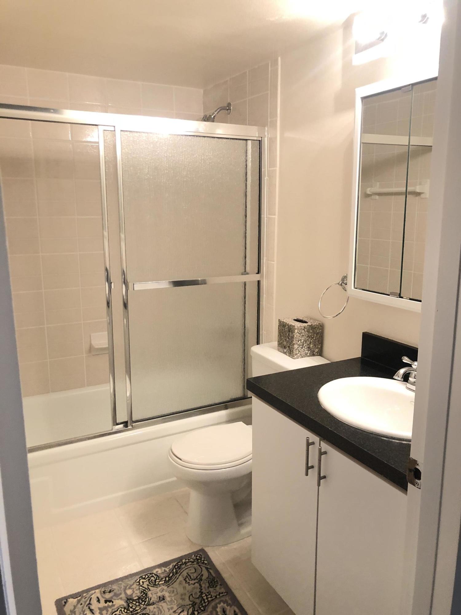 3017 Exeter, Unit A Boca Raton, FL 33434 - Photo 8 of 16 main bth