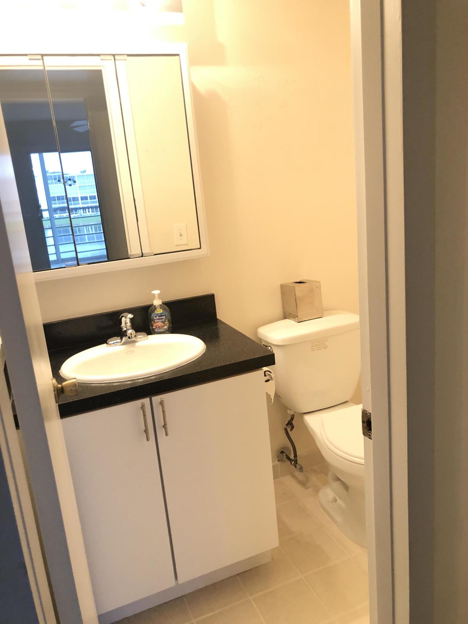 3017 Exeter, Unit A Boca Raton, FL 33434 - Photo 9 of 16 guest bth