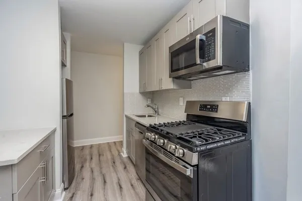 $2,975 | 269 Varick Street, Unit 3B, Jersey City, NJ 07302