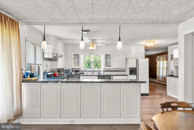 $450,000 | 19 Spruce Avenue, Bordentown, NJ 08505