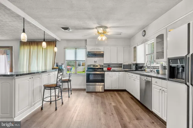 $450,000 | 19 Spruce Avenue, Bordentown, NJ 08505