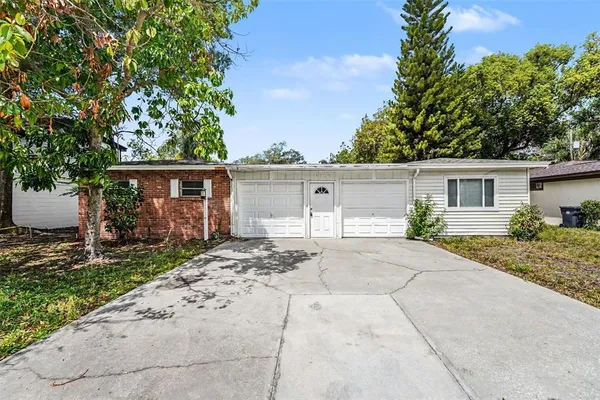 $2,400 | 14706 Carnation Drive, Tampa, FL 33613
