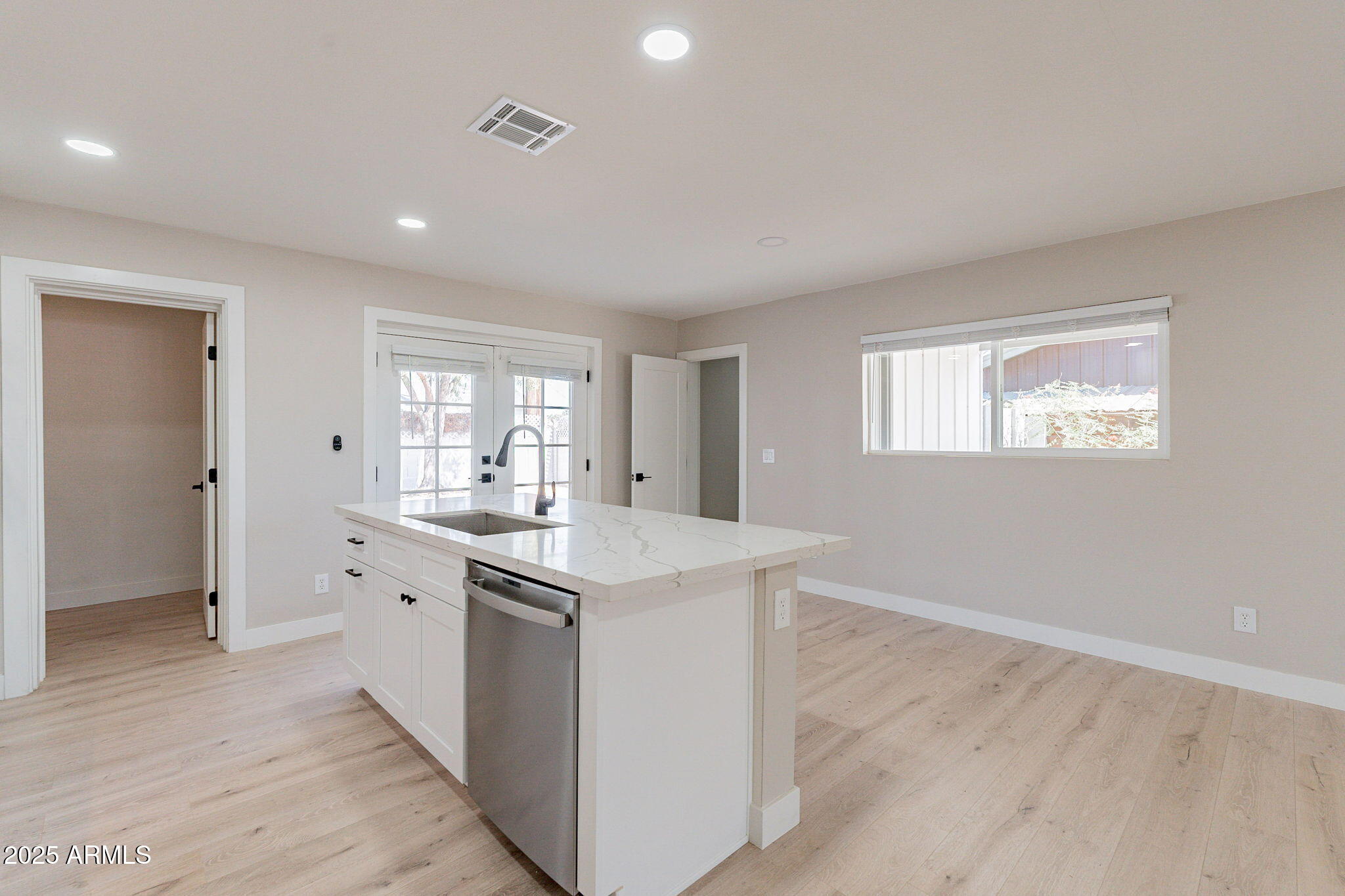 8202 East Piccadilly Road Scottsdale, AZ 85251 - Photo 17 of 35 Kitchen