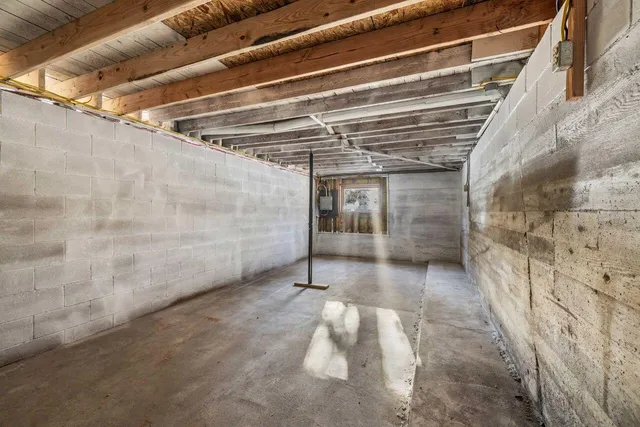 $300,000 | 448 North River Road, Auburn, ME 04210