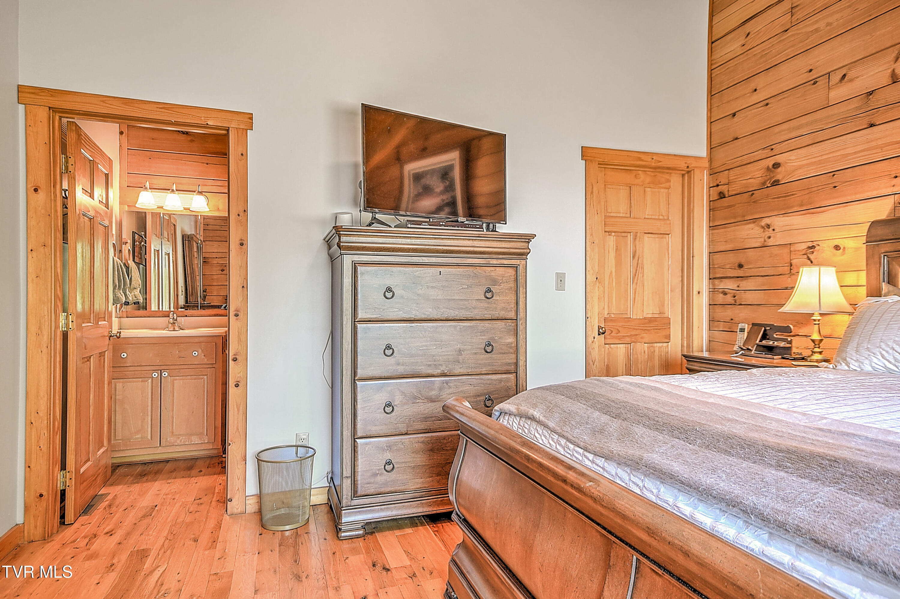 807 Vista Road Butler, TN 37640 - Photo 14 of 61 Primary Bedroom 2 (walk-in closet and en