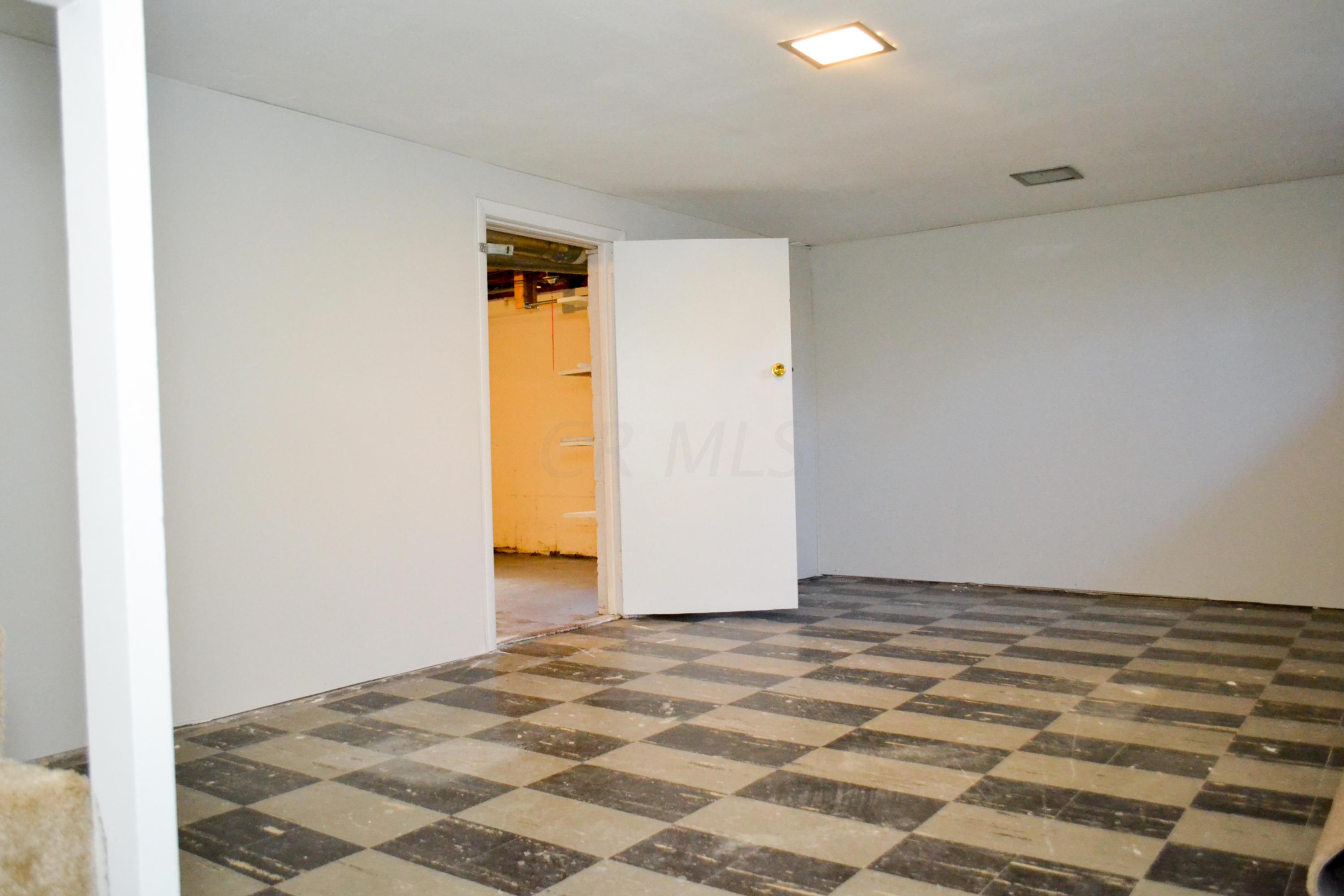 157 South Ashburton Road Columbus, OH 43213 - Photo 21 of 40 Gallery Image 21