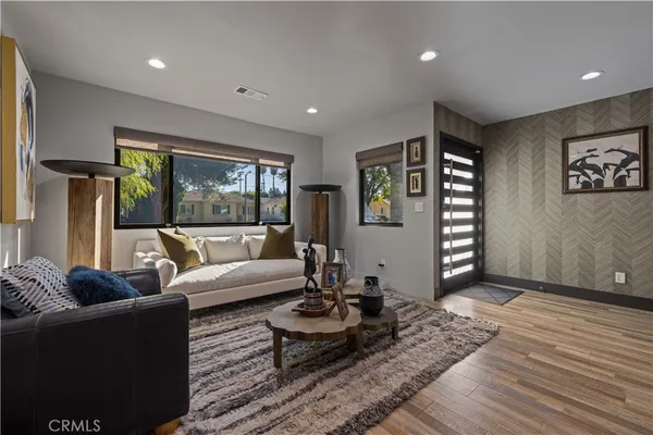 $1,575,000 | 17929 Martha Street, Encino, CA 91316