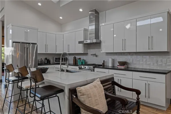 $1,575,000 | 17929 Martha Street, Encino, CA 91316