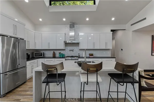 $1,575,000 | 17929 Martha Street, Encino, CA 91316
