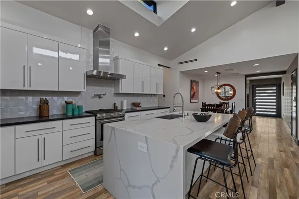 $1,575,000 | 17929 Martha Street, Encino, CA 91316