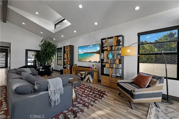 $1,575,000 | 17929 Martha Street, Encino, CA 91316