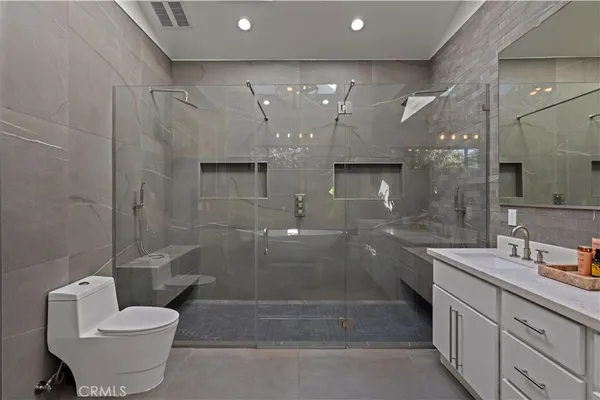 $1,575,000 | 17929 Martha Street, Encino, CA 91316