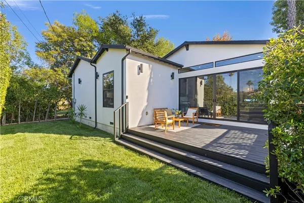 $1,575,000 | 17929 Martha Street, Encino, CA 91316
