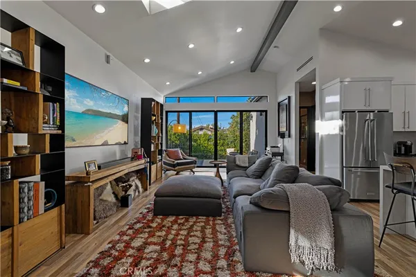 $1,575,000 | 17929 Martha Street, Encino, CA 91316