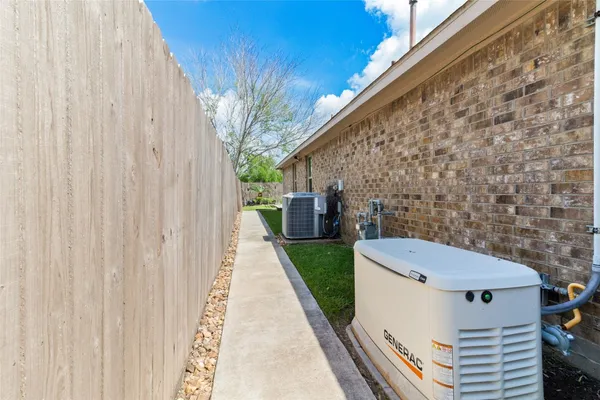 $369,999 | 144 Dove Trail, Richwood, TX 77531