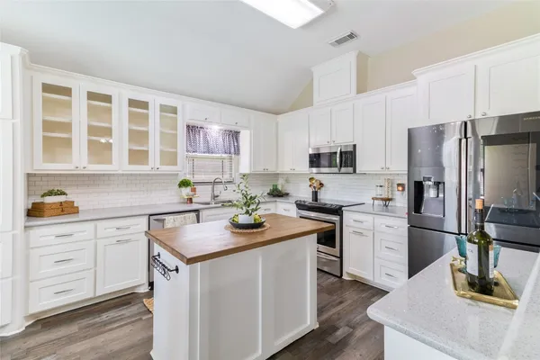 $369,999 | 144 Dove Trail, Richwood, TX 77531