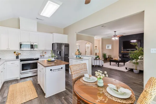 $369,999 | 144 Dove Trail, Richwood, TX 77531