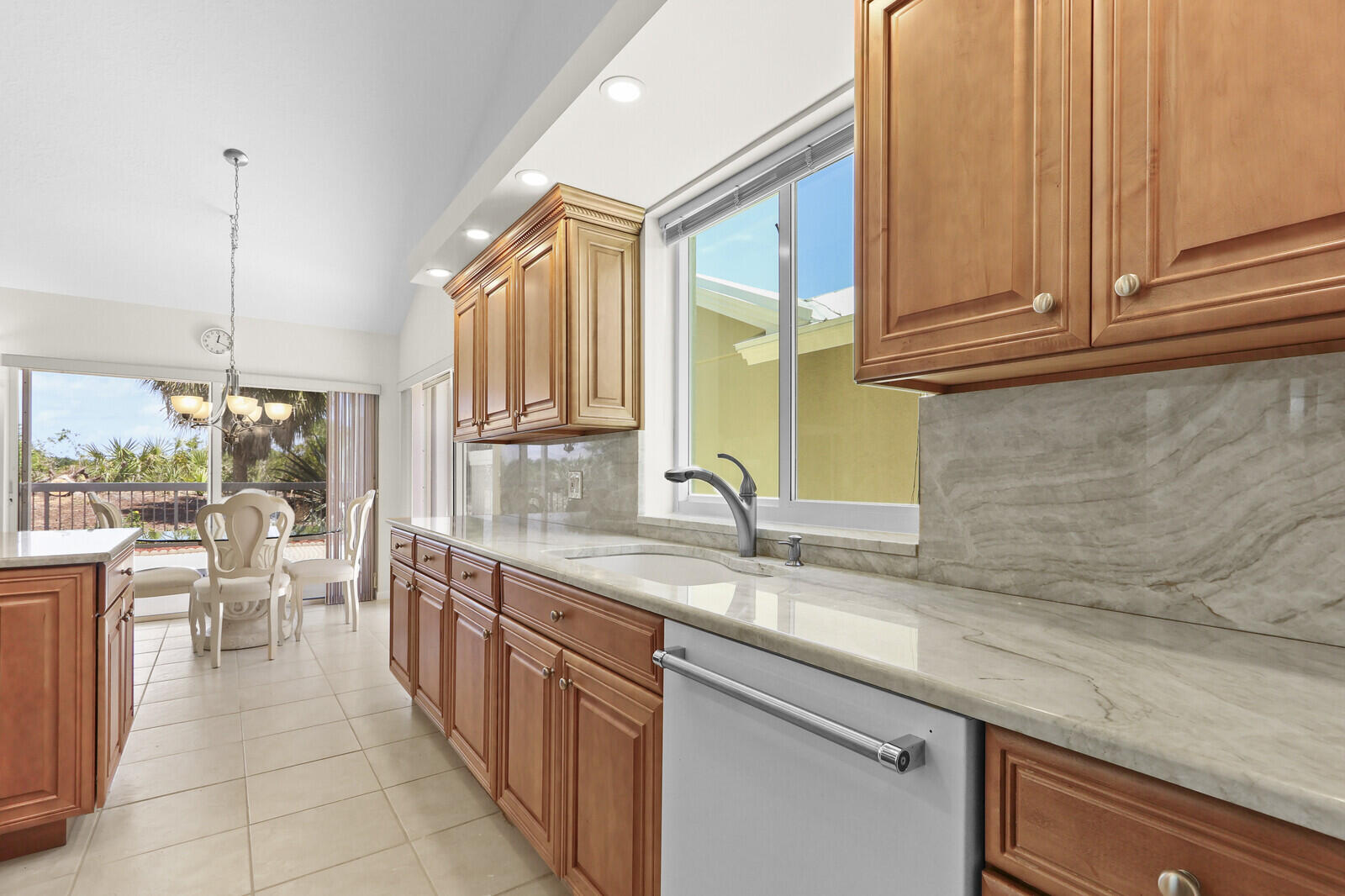327 Ridge Road Jupiter, FL 33477 - Photo 11 of 52 32_Image_15_mls