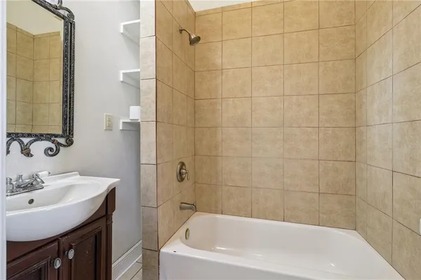 $310,000 | 527 South Galvez Street, New Orleans, LA 70119