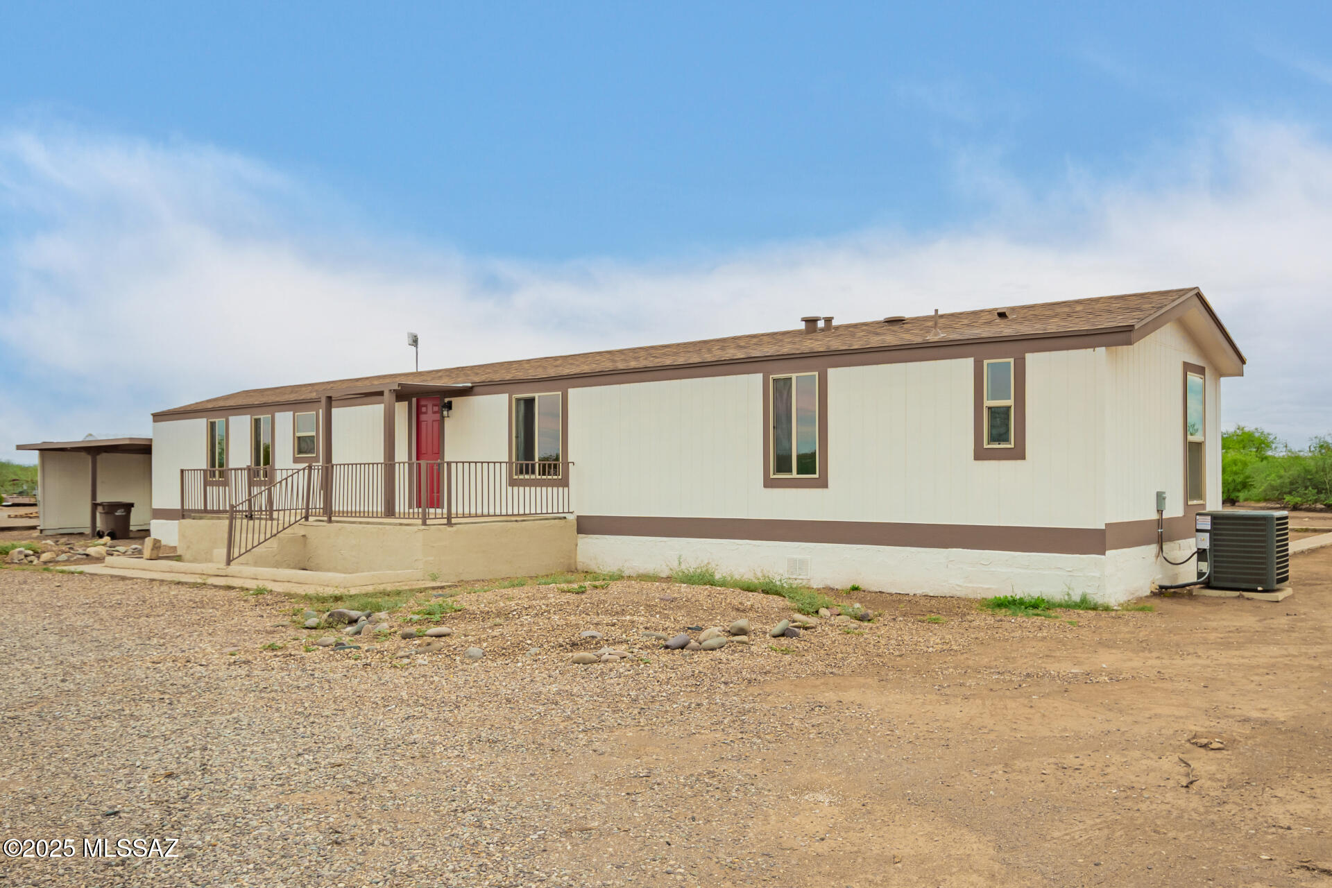 17455 West Oatman Road Marana, AZ 85653 - Photo 6 of 28