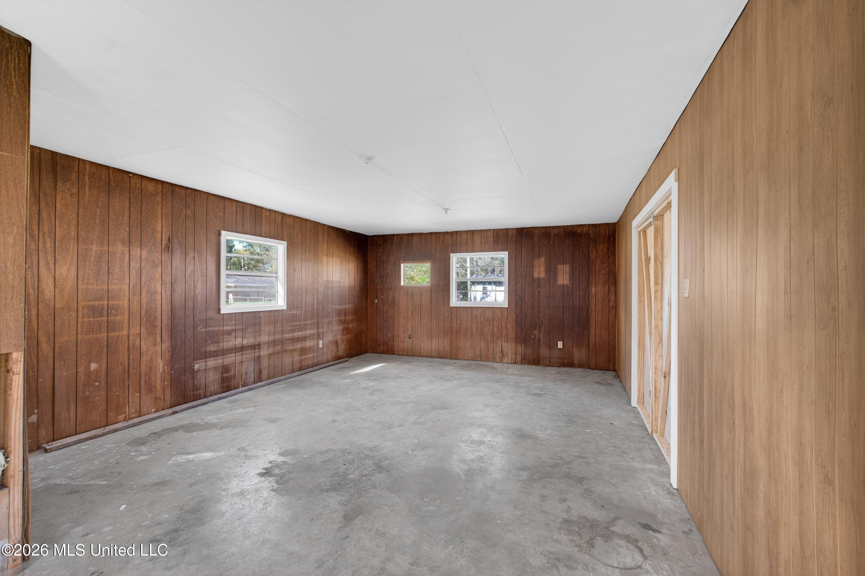 910 East Sycamore Road Picayune, MS 39466 - Photo 14 of 15 Workshop