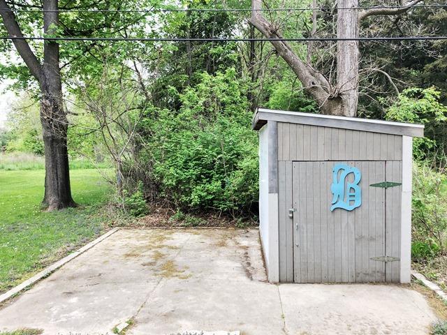 933 North Waverly Road Lansing, MI 48917 - Photo 23 of 26 IMG_3828.JPG