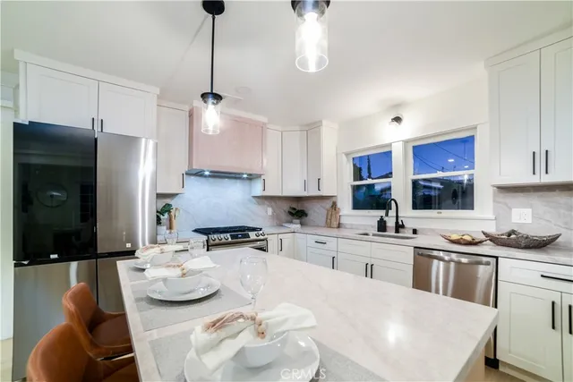 $1,169,900 | 748 North Kenmore Avenue, Los Angeles, CA 90029