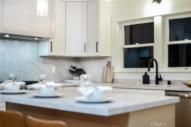 $1,169,900 | 748 North Kenmore Avenue, Los Angeles, CA 90029