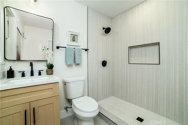 $1,169,900 | 748 North Kenmore Avenue, Los Angeles, CA 90029