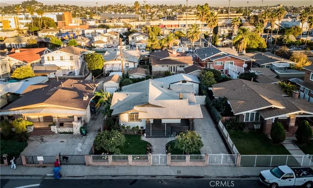 $1,169,900 | 748 North Kenmore Avenue, Los Angeles, CA 90029