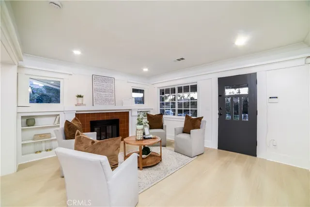 $1,169,900 | 748 North Kenmore Avenue, Los Angeles, CA 90029