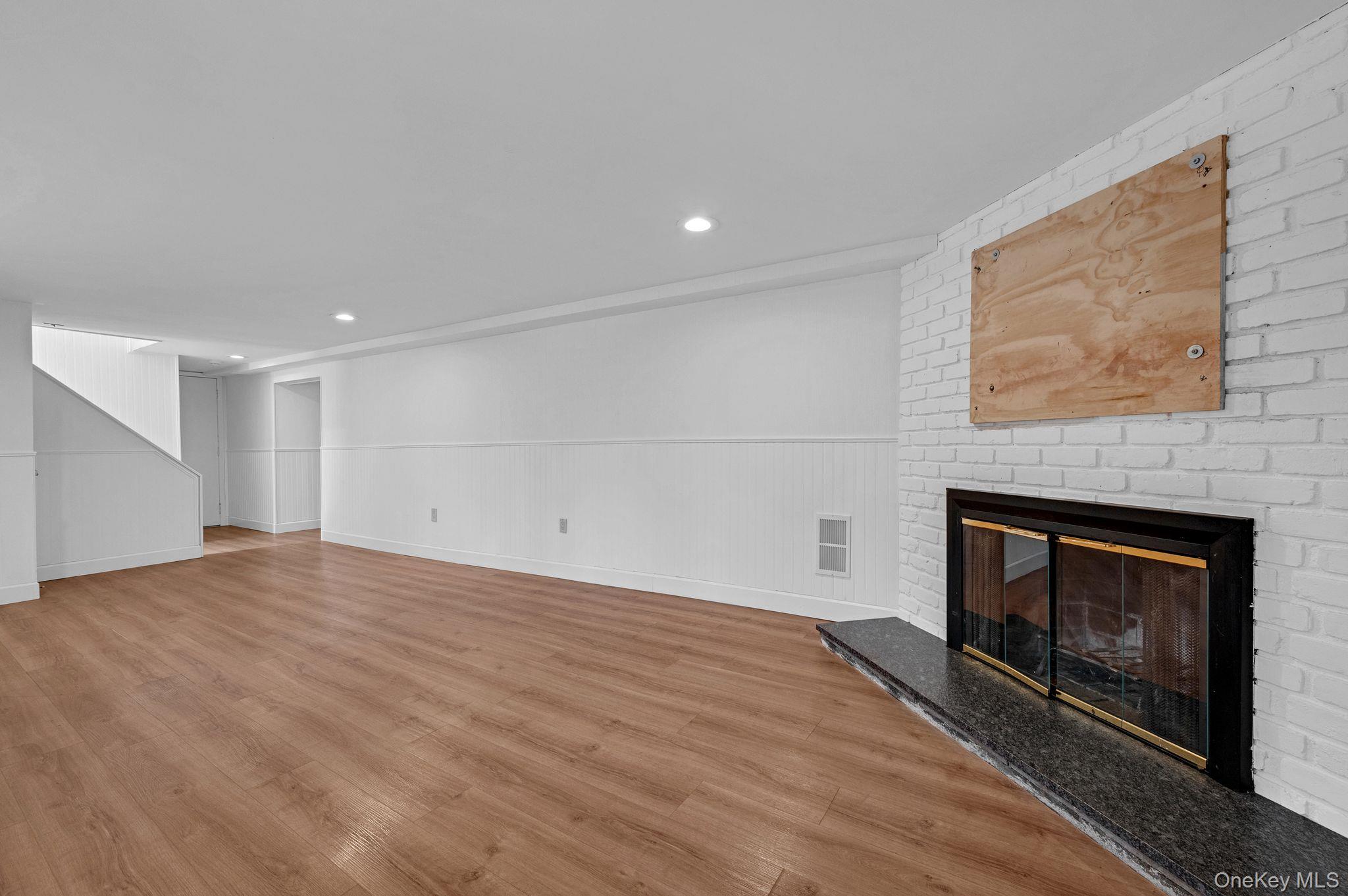 3 Glen Way Cold Spring Harbor, NY 11724 - Photo 11 of 34