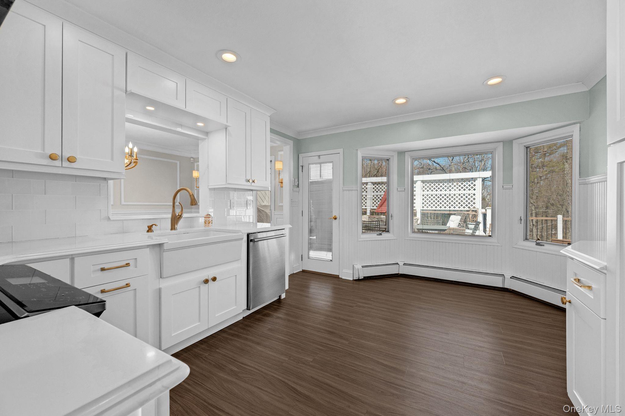 3 Glen Way Cold Spring Harbor, NY 11724 - Photo 15 of 34