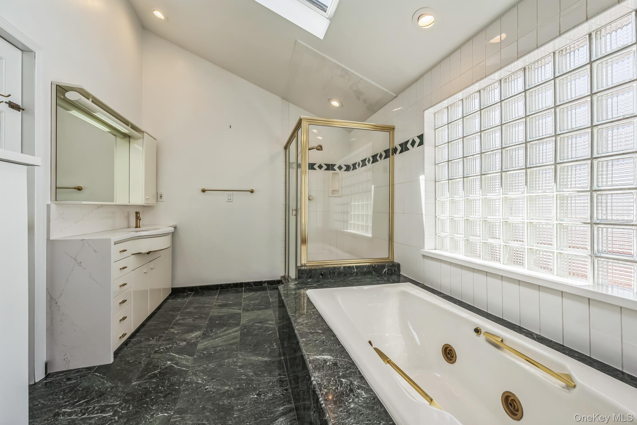 3 Glen Way Cold Spring Harbor, NY 11724 - Photo 20 of 34