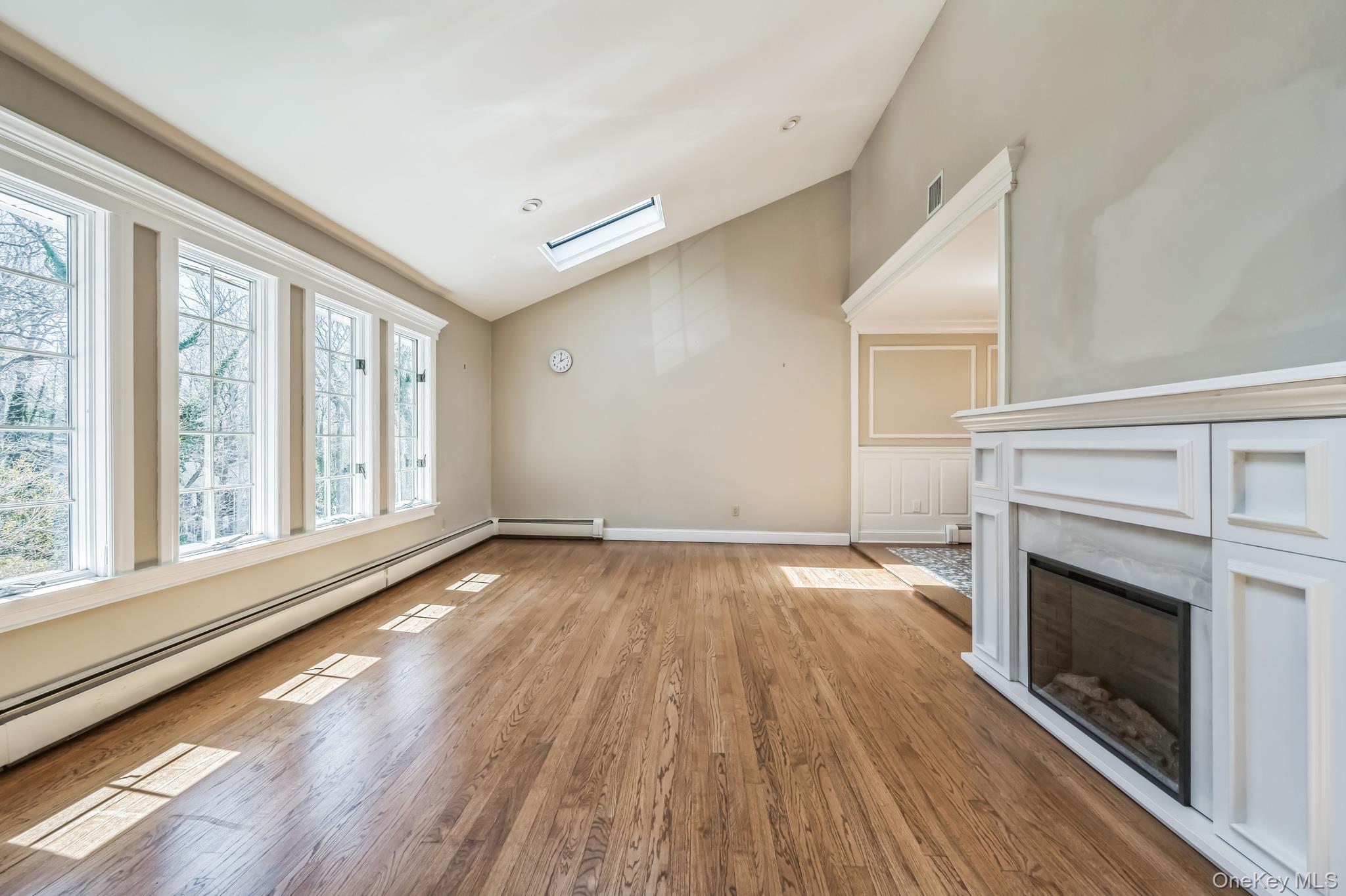 3 Glen Way Cold Spring Harbor, NY 11724 - Photo 2 of 34