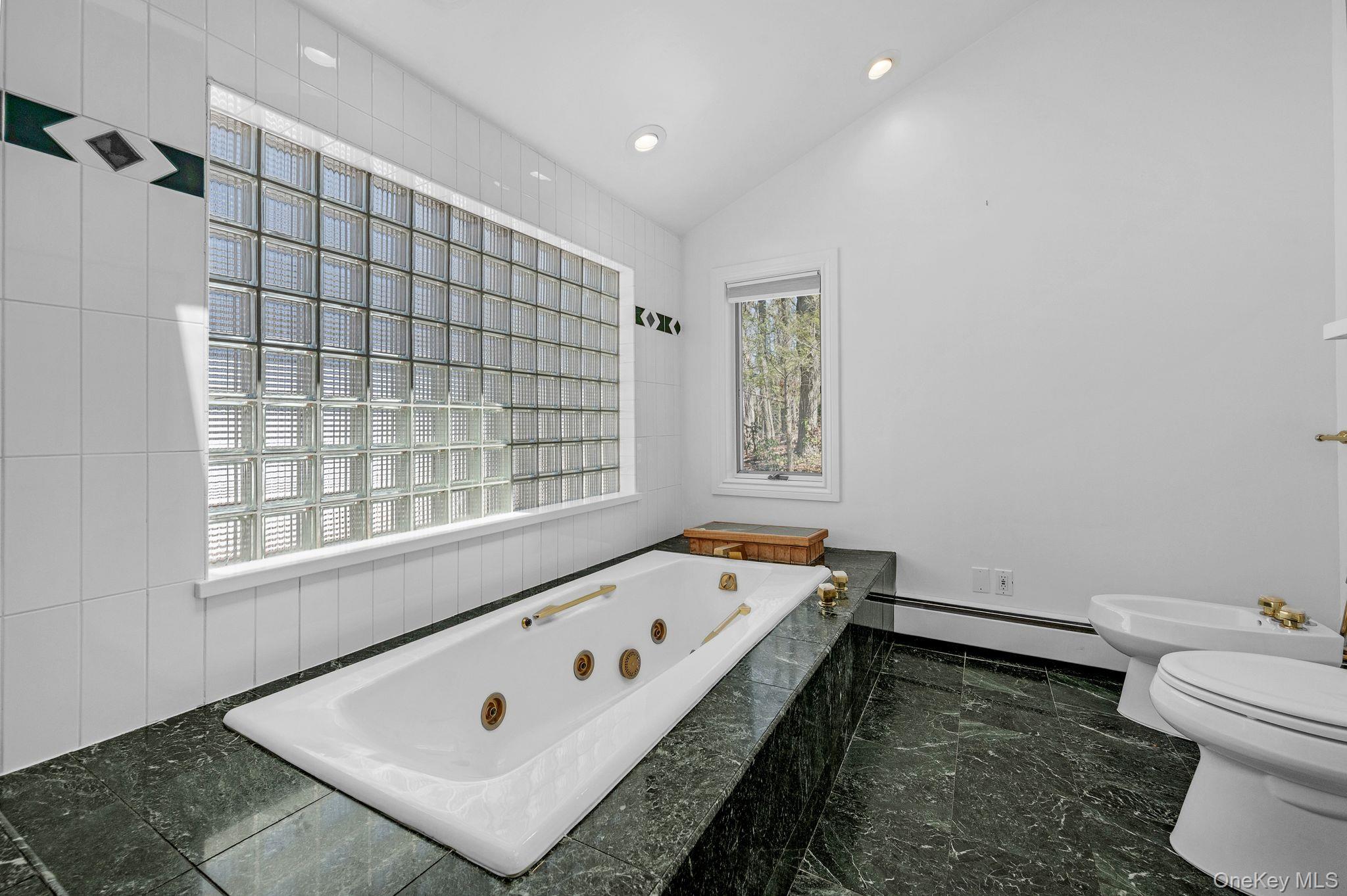 3 Glen Way Cold Spring Harbor, NY 11724 - Photo 25 of 34