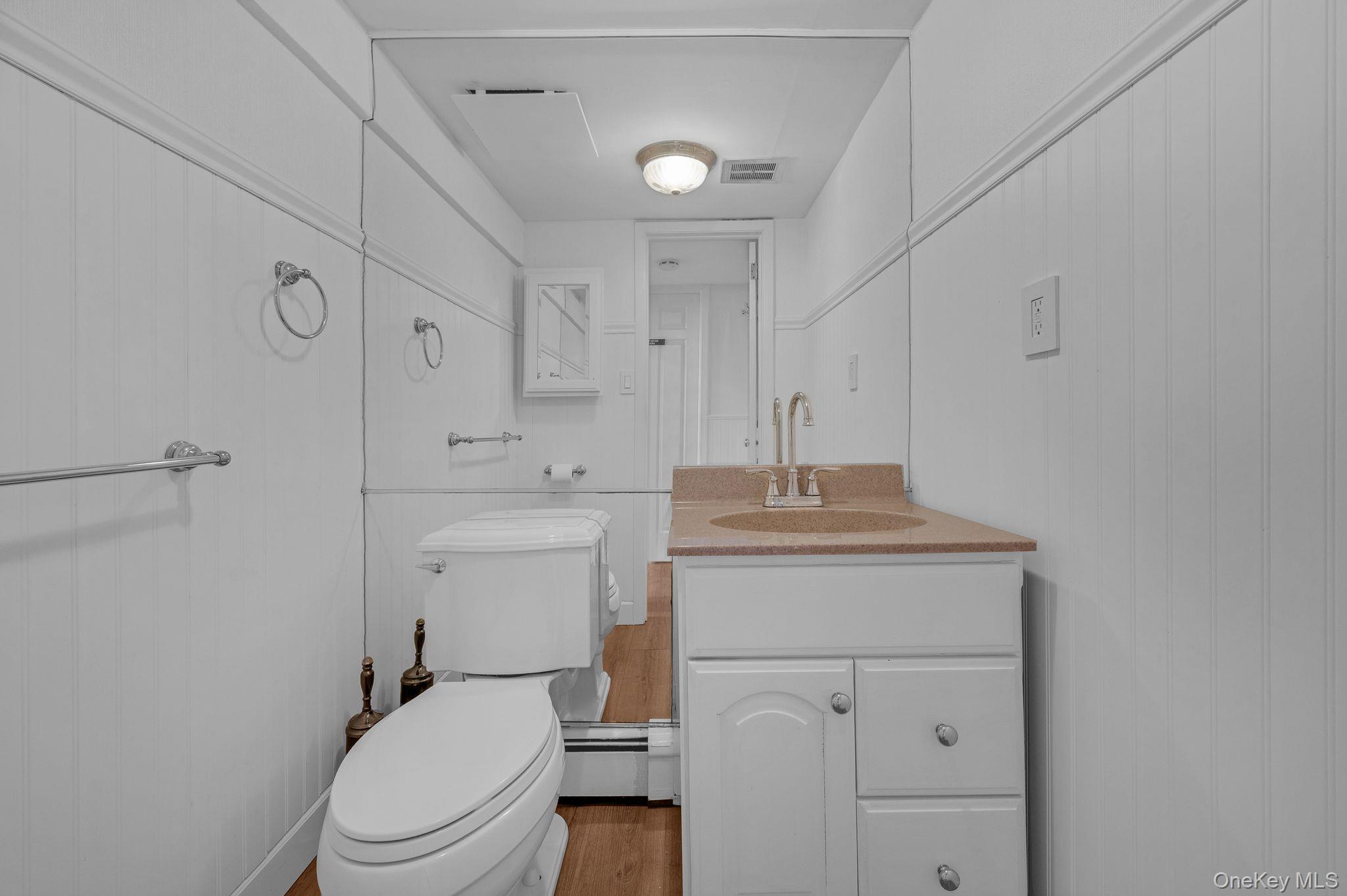 3 Glen Way Cold Spring Harbor, NY 11724 - Photo 26 of 34