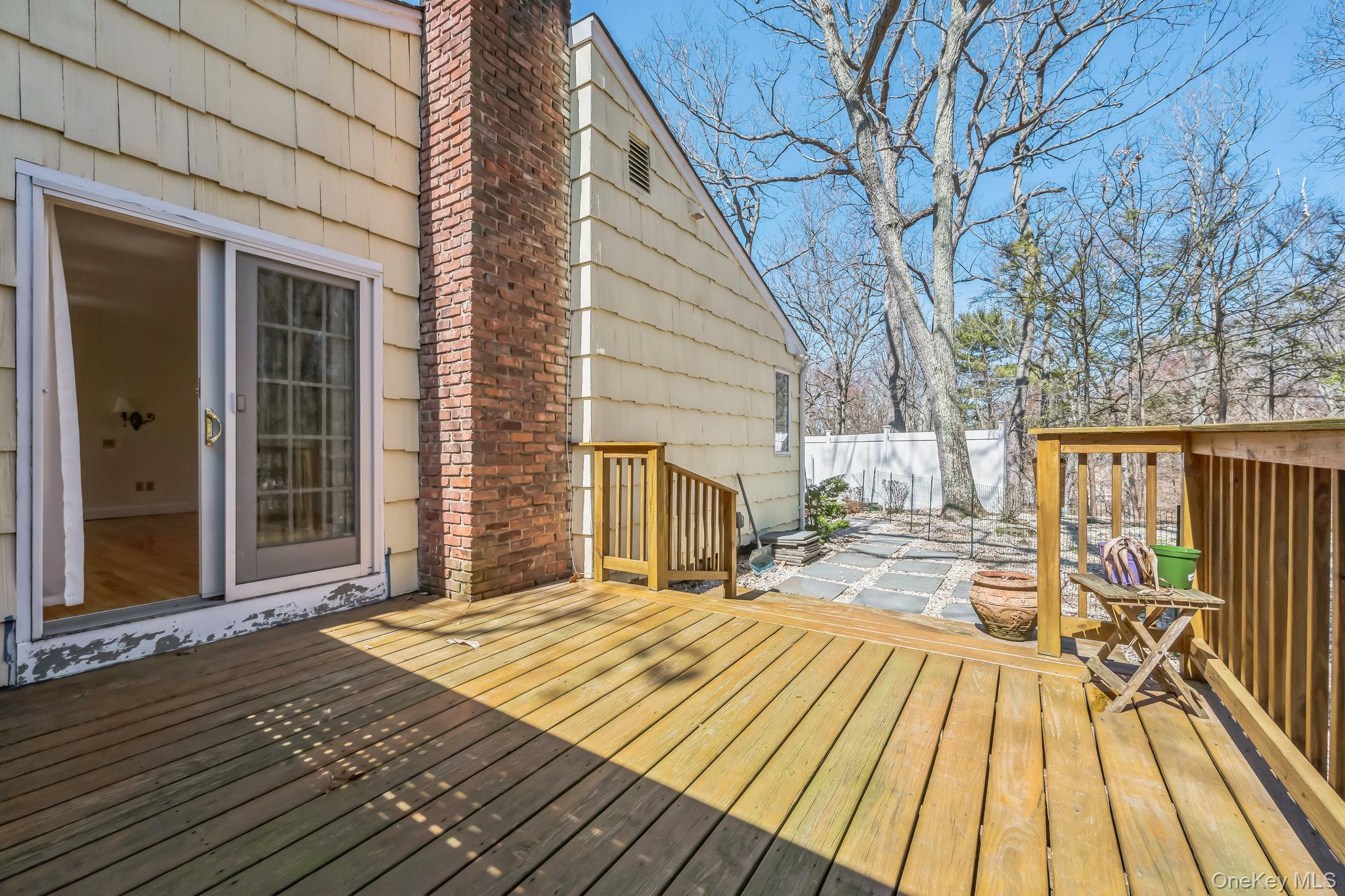 3 Glen Way Cold Spring Harbor, NY 11724 - Photo 30 of 34