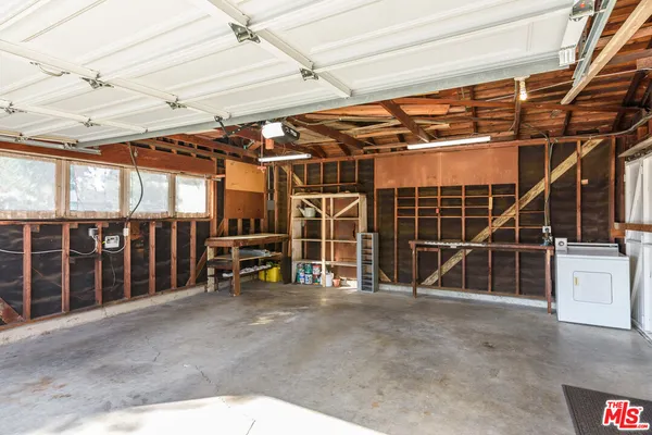 $3,950 | 15111 Marlin Place, Van Nuys, CA 91405
