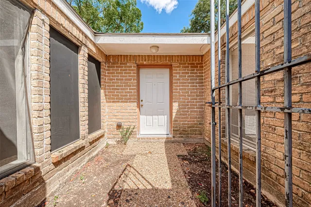 a view of a entrance to house