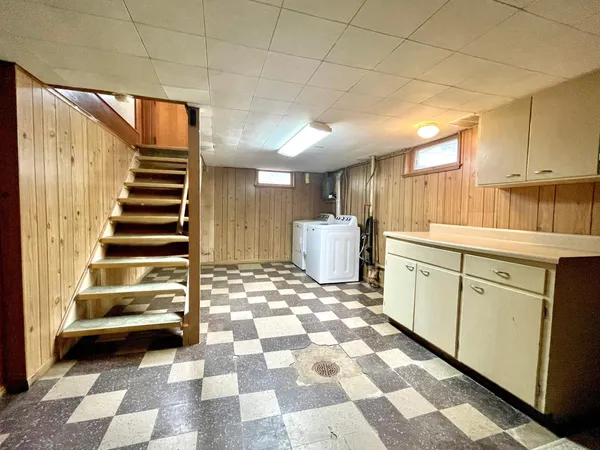 $173,500 | 1103 Amelia Avenue, Albert Lea, MN 56007