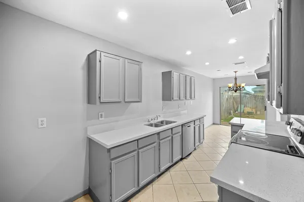 $1,895 | 6214 Gladewell Drive, Houston, TX 77072