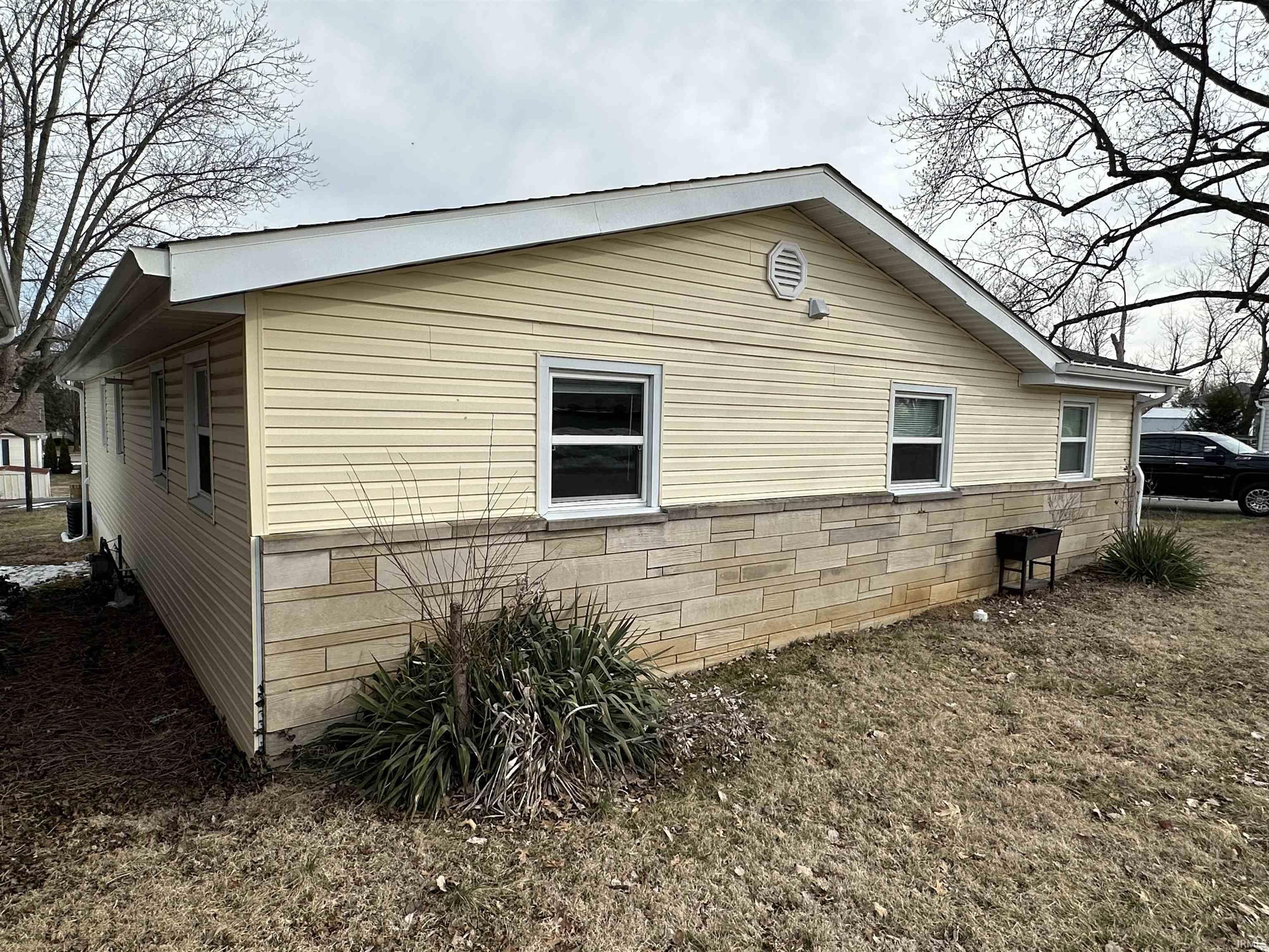 1815 P Street Bedford, IN 47421 - Photo 6 of 32 Gallery Image 6