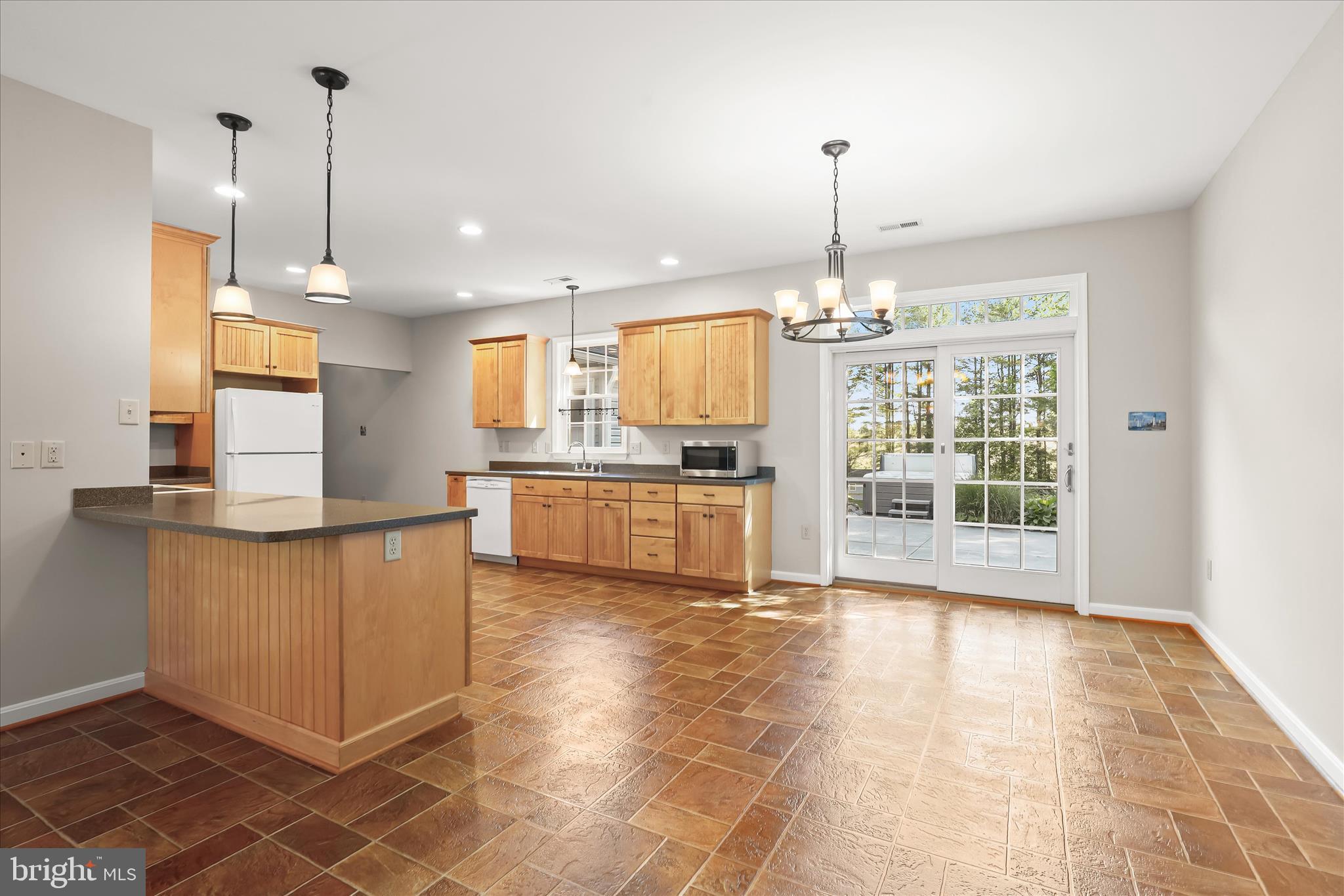 2616 Quebec School Road Middletown, MD 21769 - Photo 54 of 133 Breakfast Bar