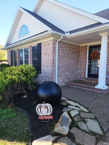 $389,900 | 2807 Langston Drive, Evansville, IN 47725