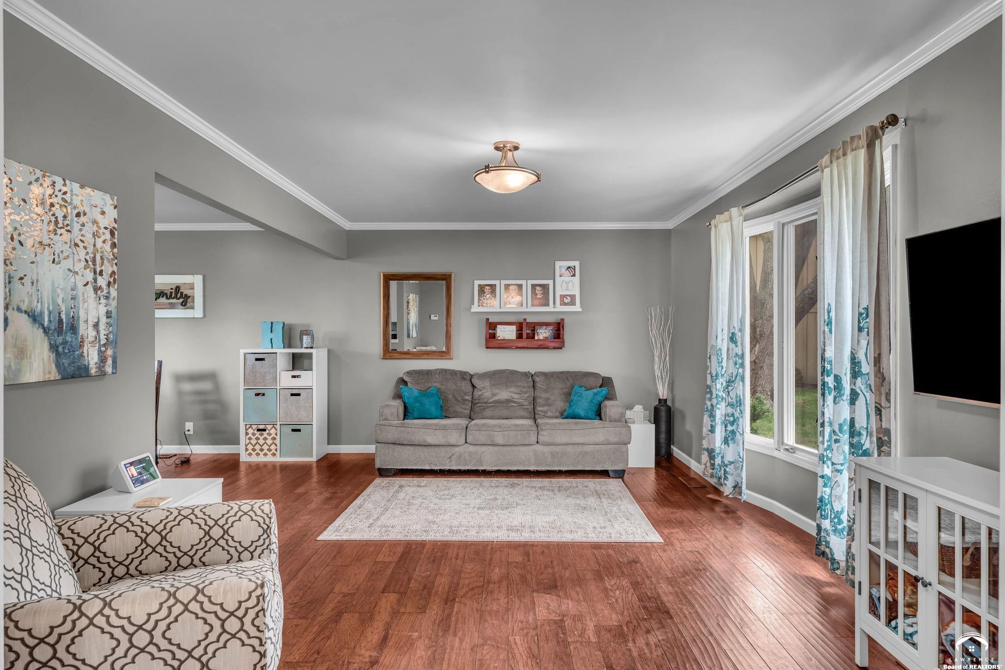 2324 Southwest 34th Street Topeka, KS 66611 - Photo 11 of 45