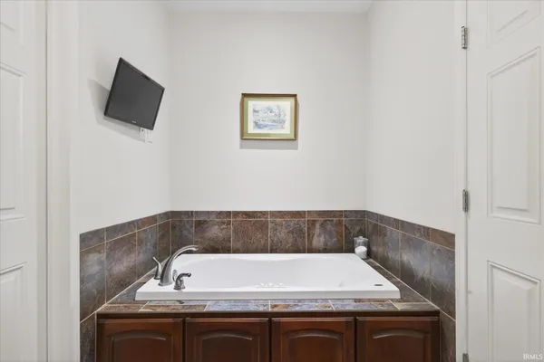 $425,000 | 1559 West Petal Court, Bloomington, IN 47403