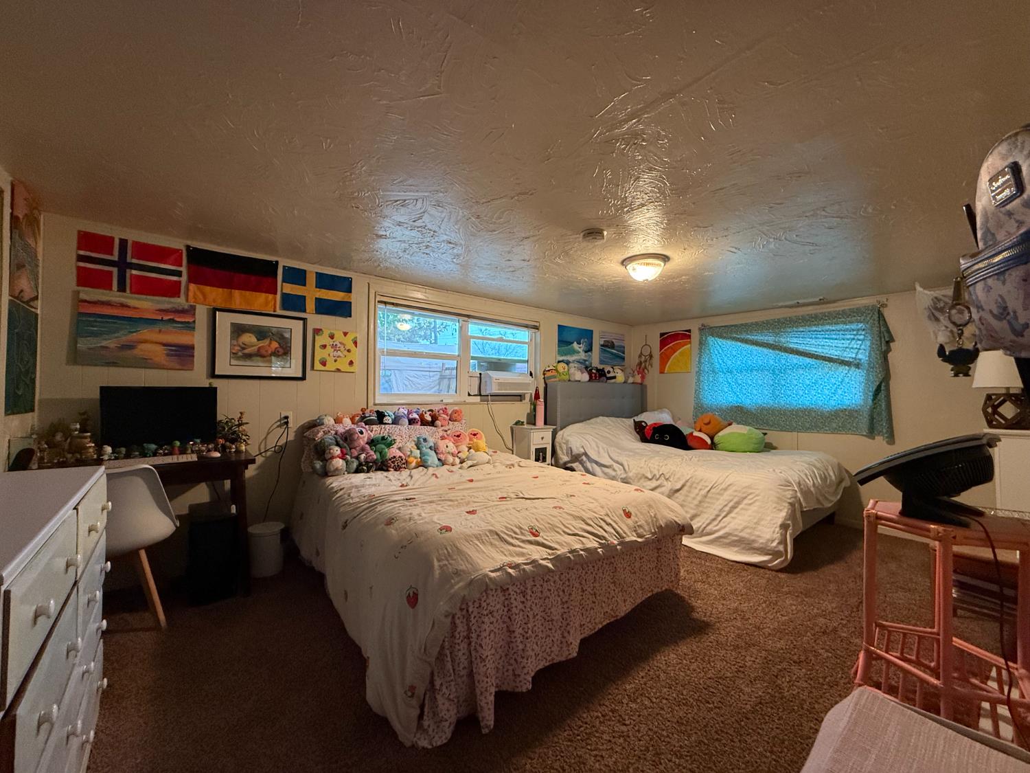 4621 Swanson Road Denair, CA 95316 - Photo 12 of 57 a bed room with bed and a night stand