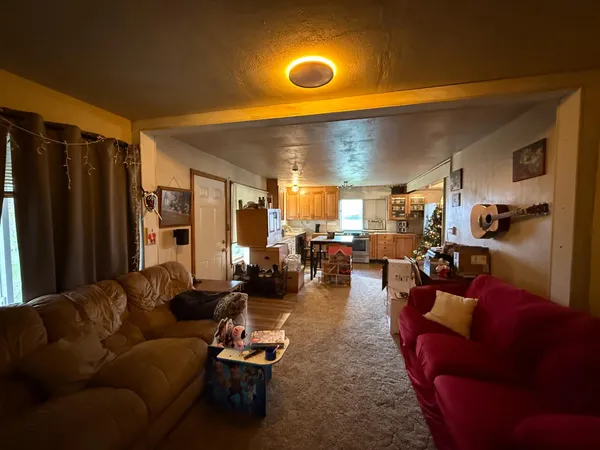 a view of livingroom with furniture