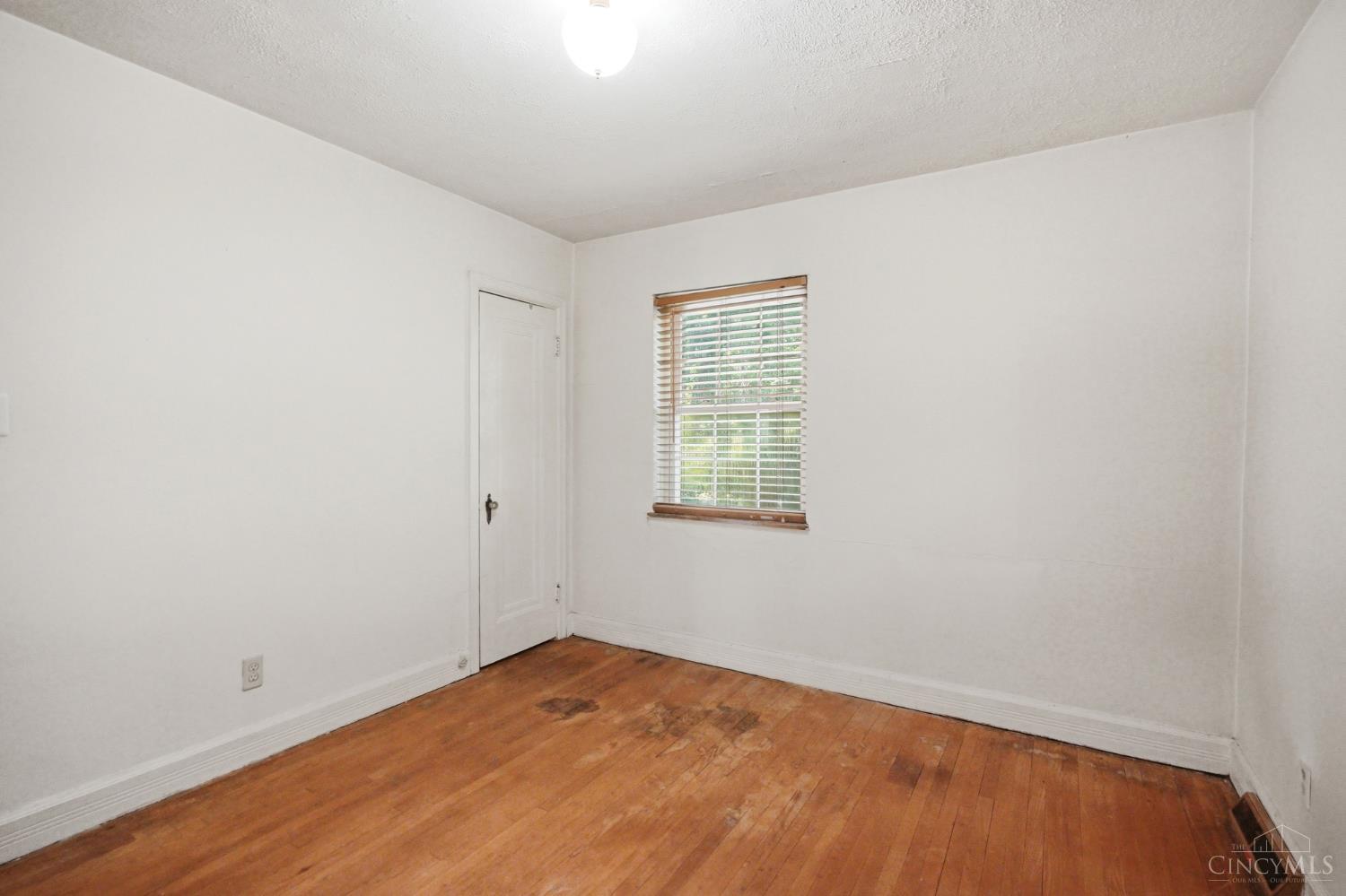 5251 Relluk Drive Cincinnati, OH 45238 - Photo 11 of 41